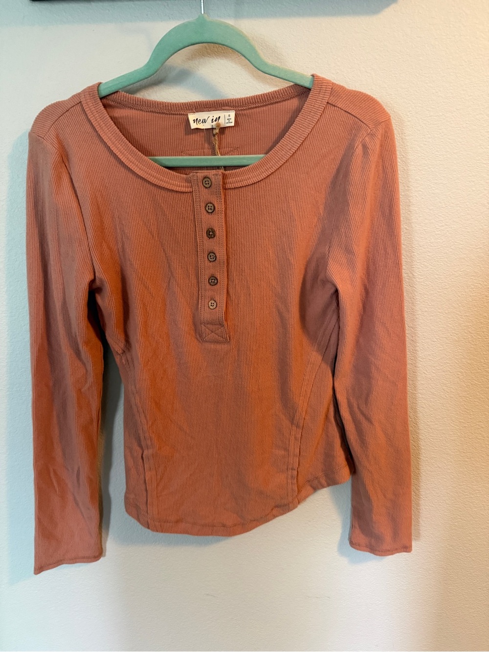 Ribbed Long-Sleeve Henley Top in Dusty Rose